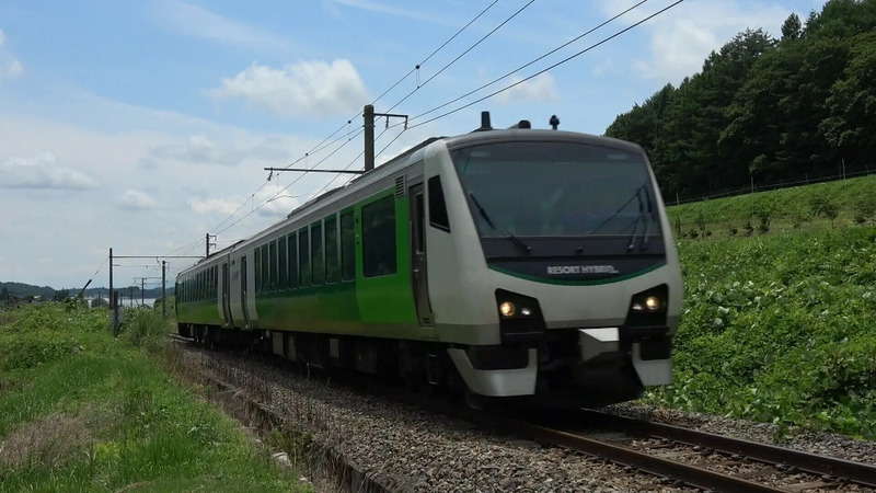 のってたのしい列車】 この夏はHB-E300系に乗って長野へ出かけ