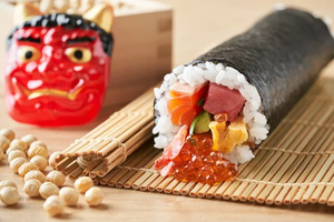 【恵方巻】2026年の恵方の方角は？食べ方のルール、いつ恵方巻を食べるのかも解説。