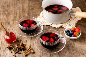 いちごとブルーベリーのホットワインのレシピ・作り方