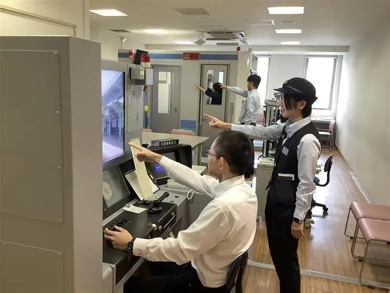 甲府市ふるさと納税返礼品「211系運転士・車掌シミュレータ体験」を