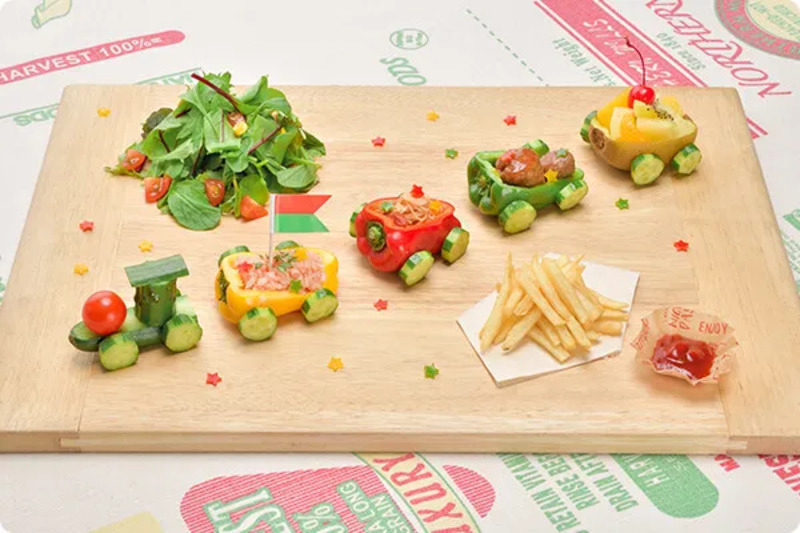 鉄道キャラ飯!ピーマンで作る「お子様ランチトレイン号」レシピ・作り方
