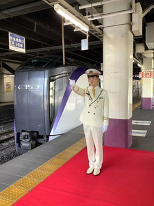 甲府市ふるさと納税返礼品 めざせ甲府駅長！新入社員～駅長まで！JR社員なりきり体験