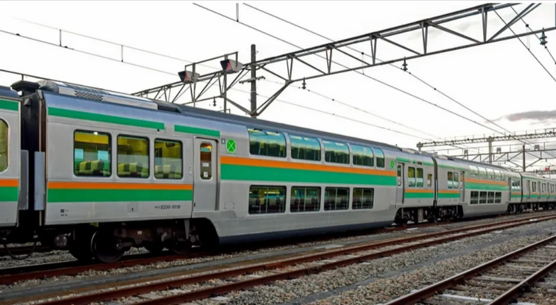 列車行先票　上野～高崎　小山経由　　上野～長野原　小山経由 上野東京ラインの停車駅・時刻表・グリーン車について解説 | JREメディア
