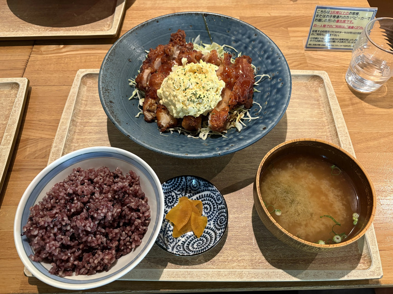 「佰年食堂 太助」のチキン南蛮定食
