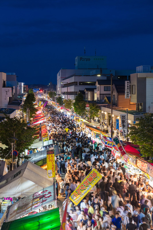 夜のえんま市(提供：柏崎市フォトギャラリー)