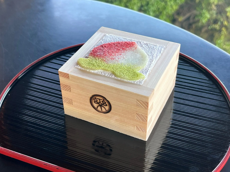 桃の枡ケーキ