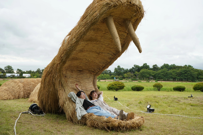 わらアートまつり「大蛇」（画像提供：新潟市西蒲区)