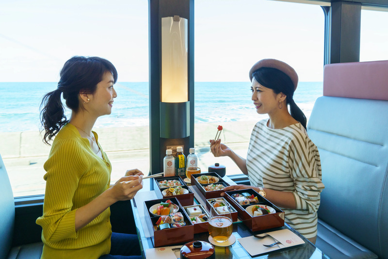 「海里」4号車食事付旅行商品