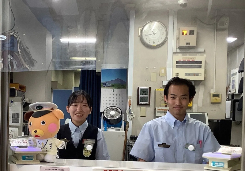 舞浜駅南口改札