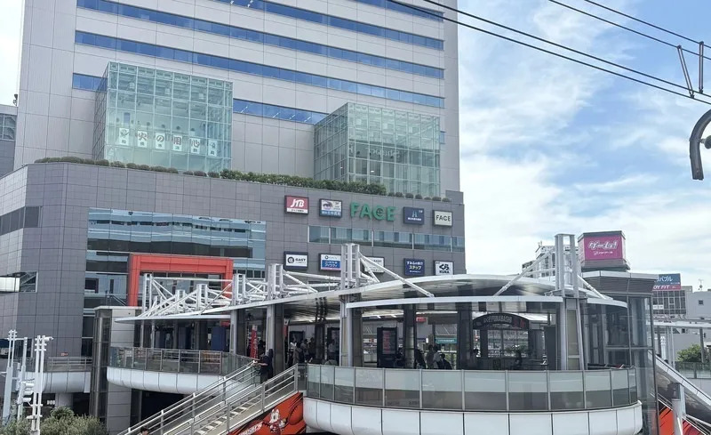 ペデストリアンデッキ