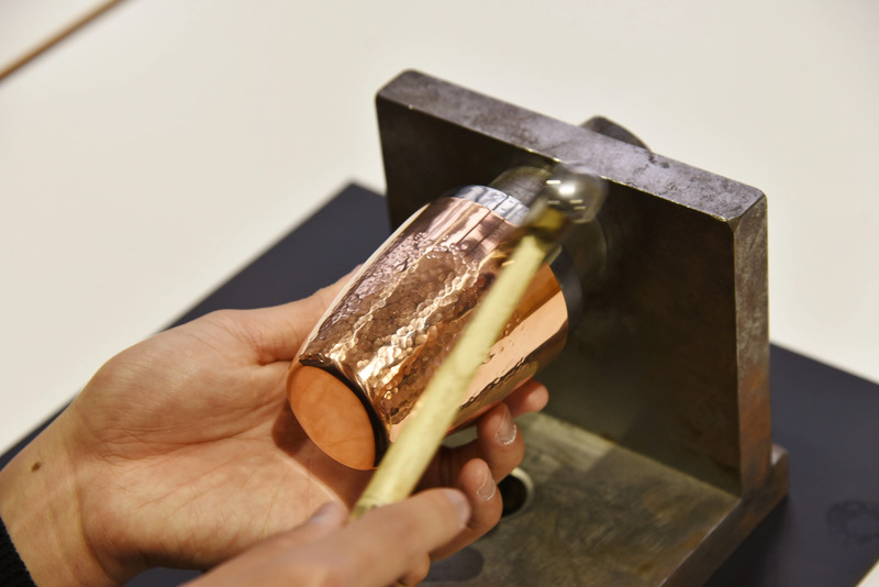 純銅タンブラー鎚目入れ体験(画像提供:燕市)