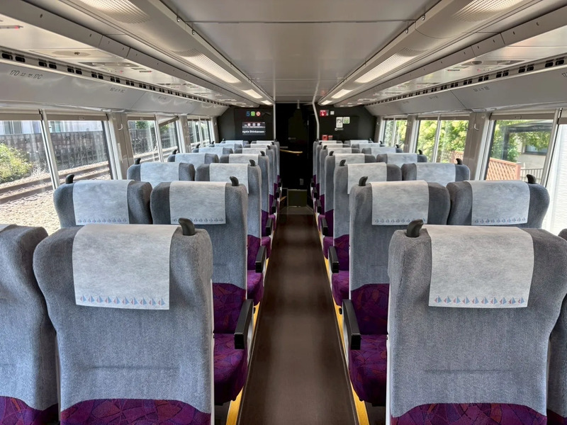 グリーン車車内