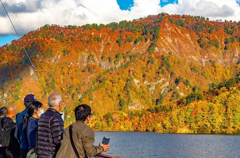 奥只見湖遊覧船