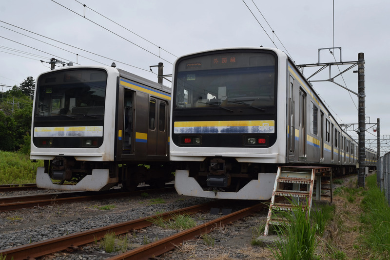 209系を2本並べて撮影