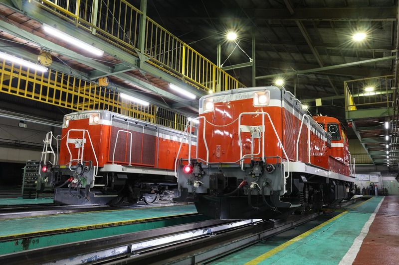 写真は撮影イメージです(庫内のDE10 1124とDE10 1651）