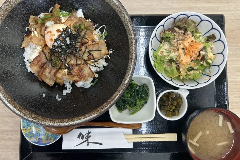 豚丼（温玉付き）