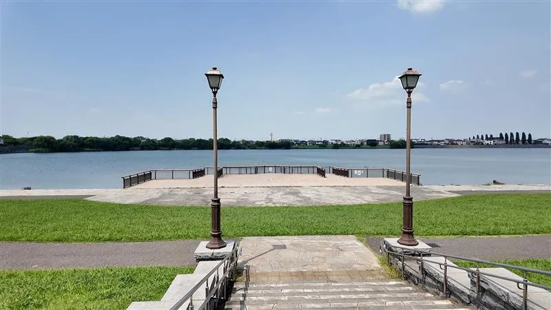 駅名の由来ともなった大相模調節池