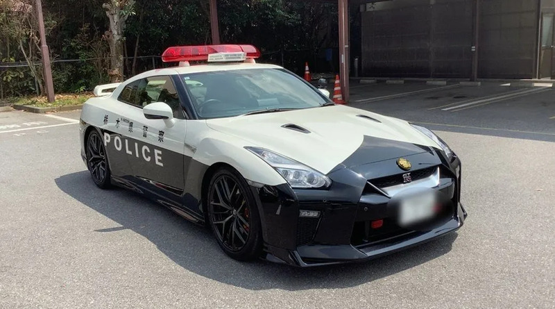警察車両