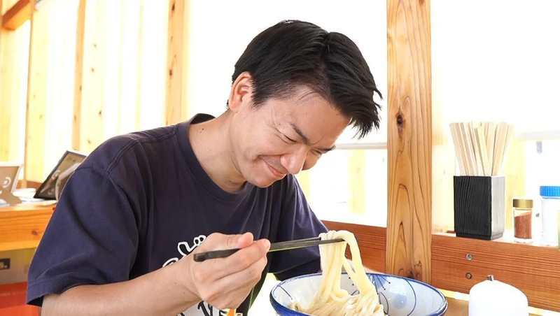 つややかな麺を持ち上げて、いざ実食！