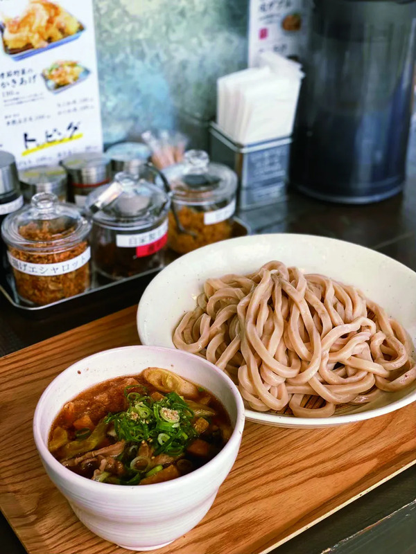 「武蔵野うどん 澤村」で提供されている肉汁うどん