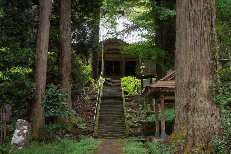 湯田川温泉由豆佐売神社