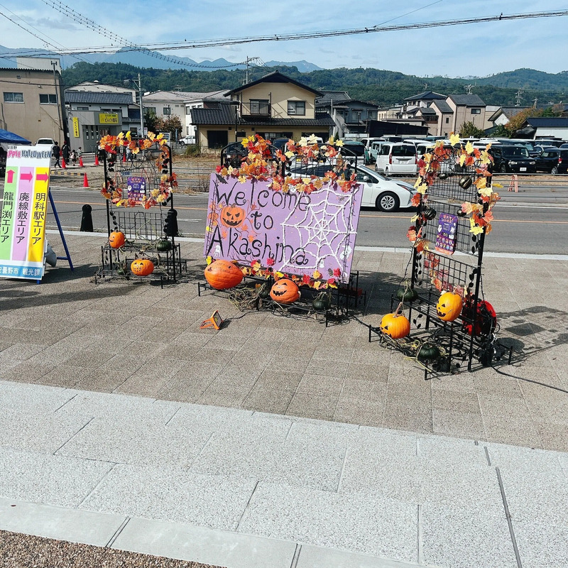 昨年の様子：明科駅前の装飾