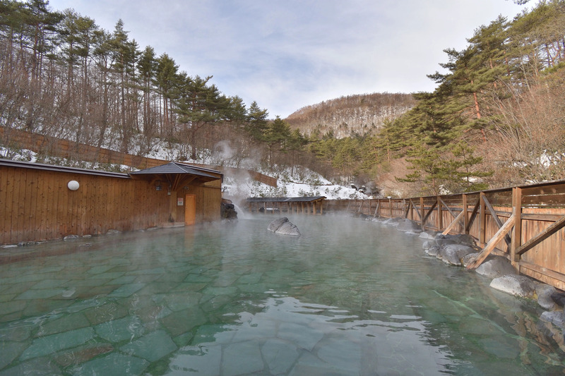 西の河原露天風呂（提供：草津温泉観光協会）