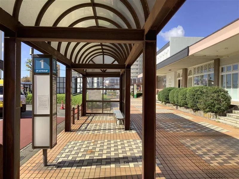 鶴岡駅前バス停