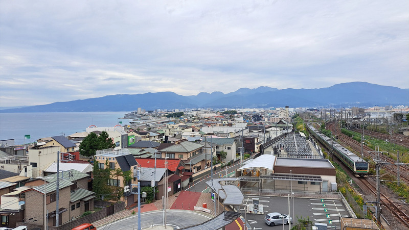 国府津のまちと東海道線