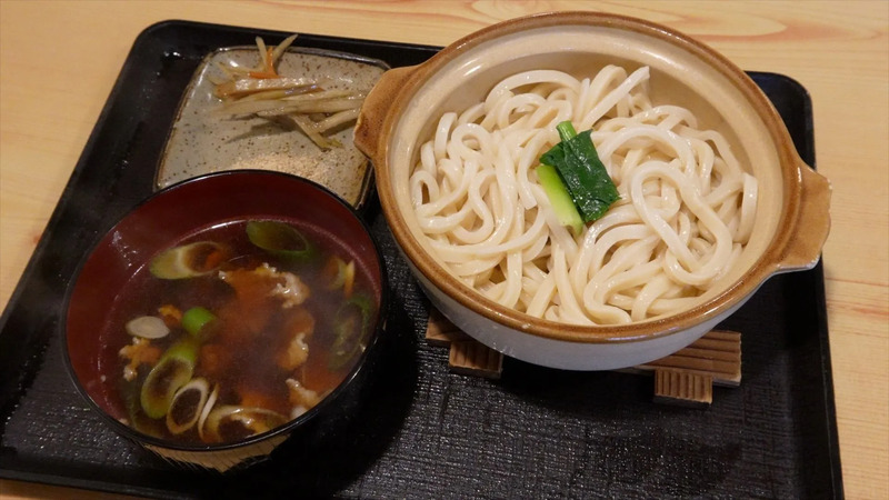 「田舎うどん わたなべ」の「田舎うどん(肉汁)」