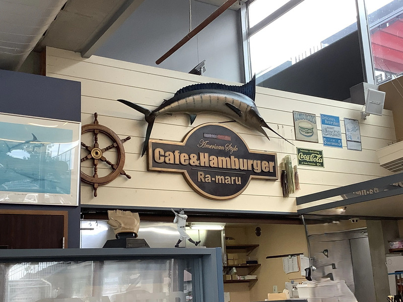 「Café＆Hamburger Ra-maru」店内