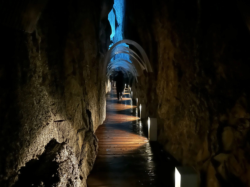 龍泉洞（百間廊下）