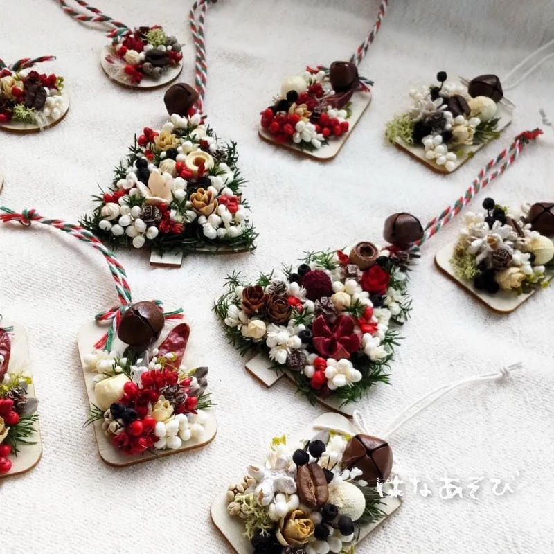 ハンドメイドのクリスマス花雑貨