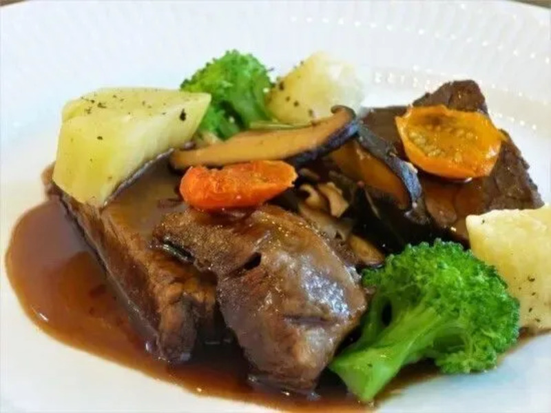 jump伊豆牛の赤ワイン煮