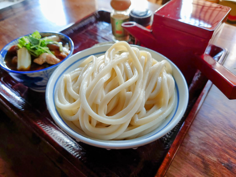 「うどん こくや」で提供される肉つゆうどん