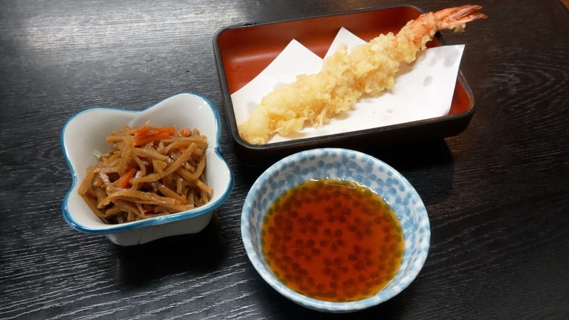 大ぶりな海老天もセットで♪