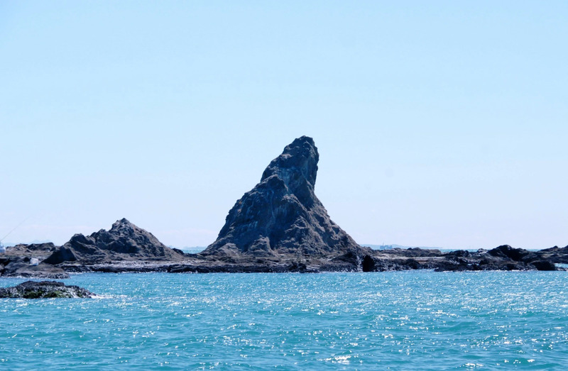 茅ヶ崎海岸から見たえぼし岩