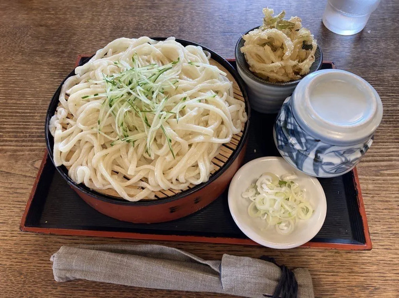 『つるや』で提供されている「ごま汁うどん」