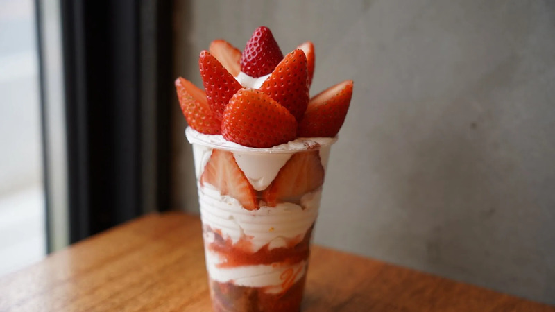 いちごを使ったパフェ