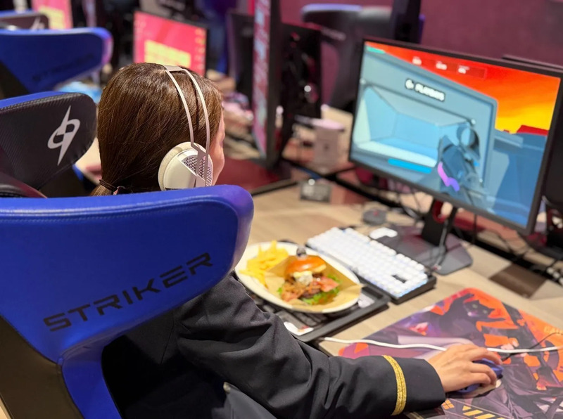 Cafe&Bar RAGE ST池袋東口