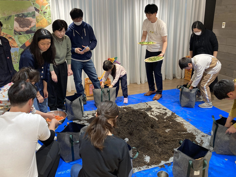 コンポストバックに入れる