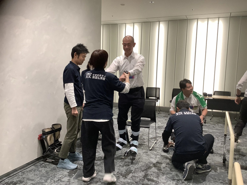 義足体験時の様子