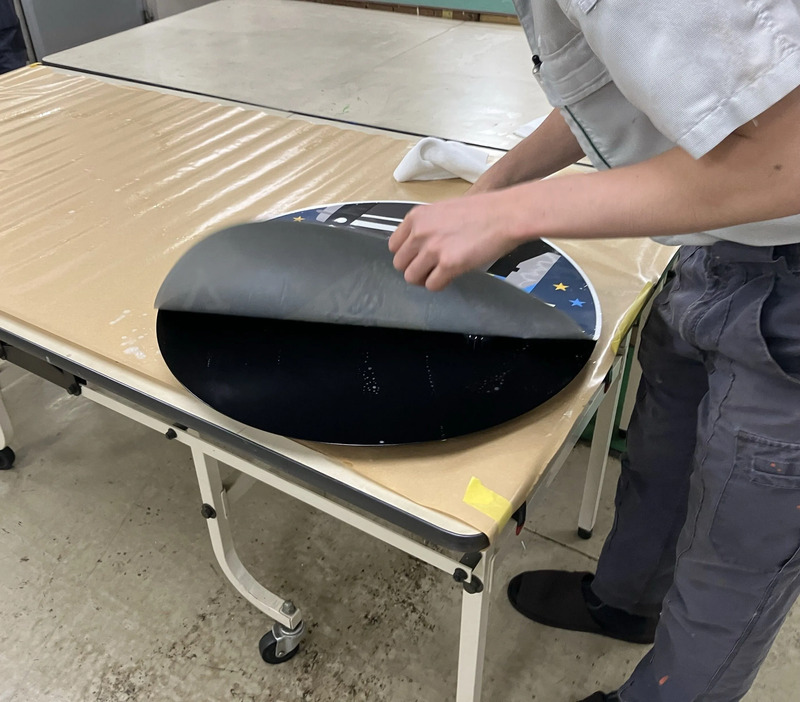 貼り付け作業風景