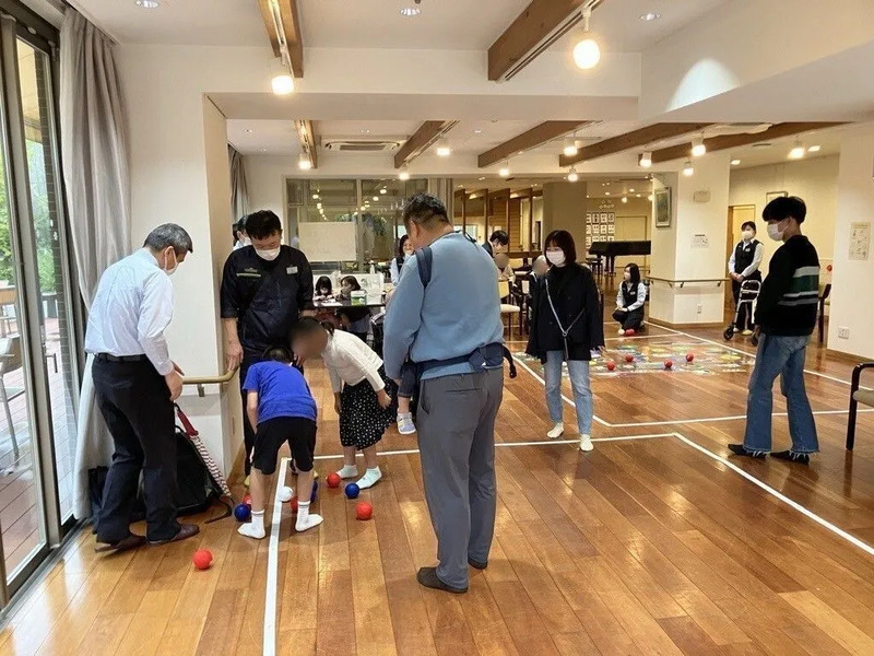 笑顔でつながるボッチャ体験会 ― 多世代が集うコトニアガーデン新川崎