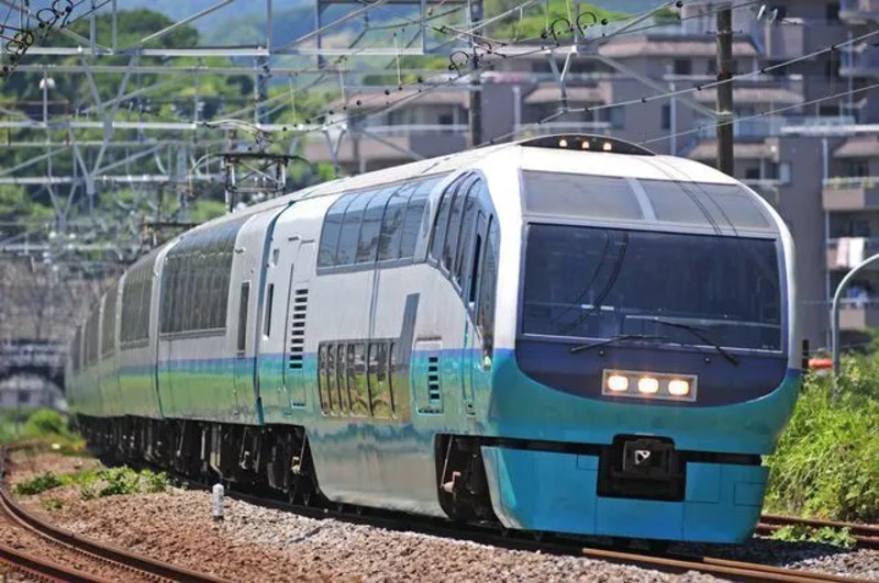 251系「スーパービュー踊り子」