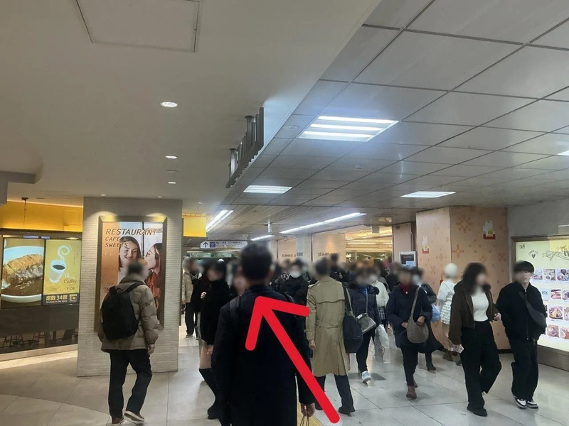 メトロ通路方面