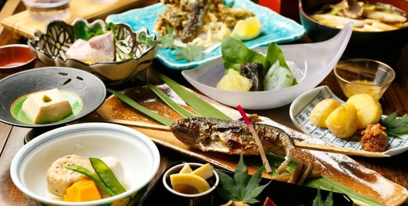 唎酒師のいる割烹居酒屋「炉ばたあかべこ」