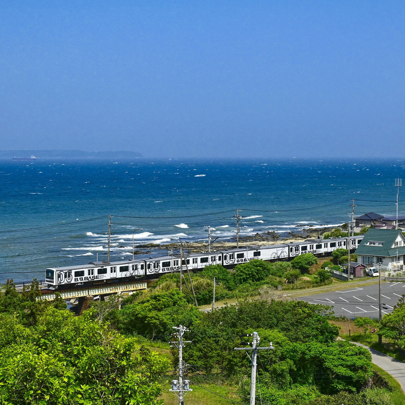 海沿いを走るB.B.BASE