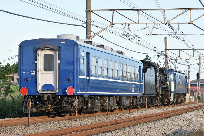 SLの回送に使用されるオヤ12