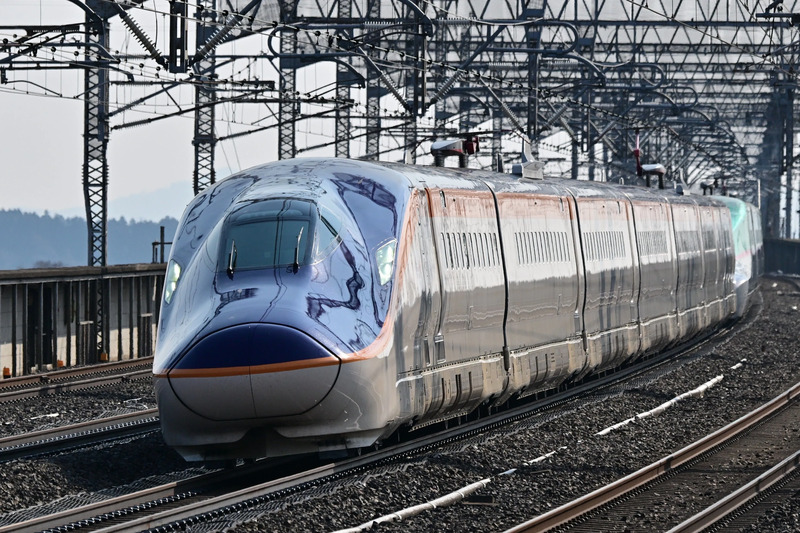 E8系「つばさ」